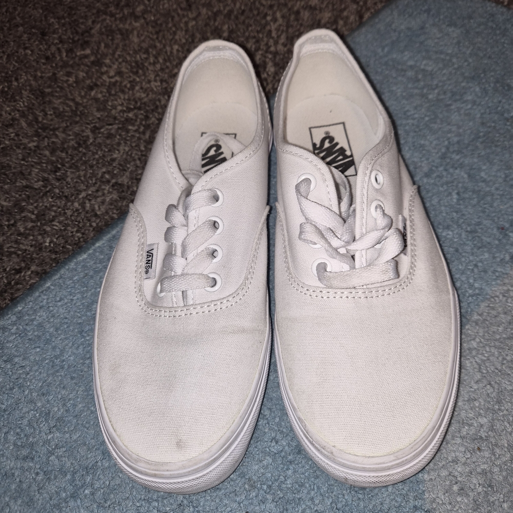Vans Classic White Sneakers Men's 6/ Women's 7.5